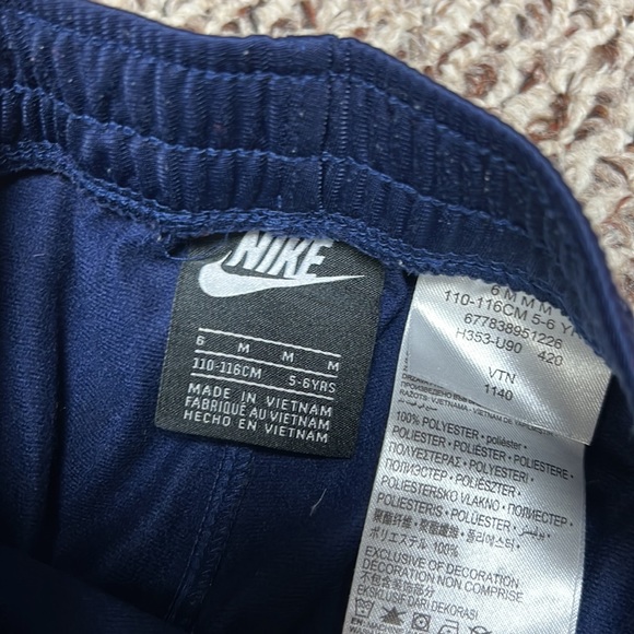 Nike - Picture 8 of 8